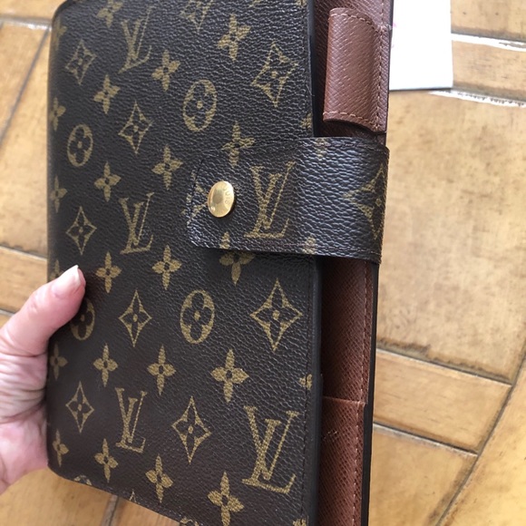 SOLD ❌❌❌Louis Vuitton GM Agenda - Picture 3 of 15